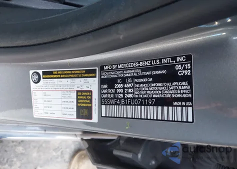 2015 Mercedes-Benz C 300 из США, поврежденный, VIN 55SWF4JB1FU071197